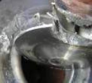 Roda de turbina e roda do impulsor danificados devido a problemas de fundição